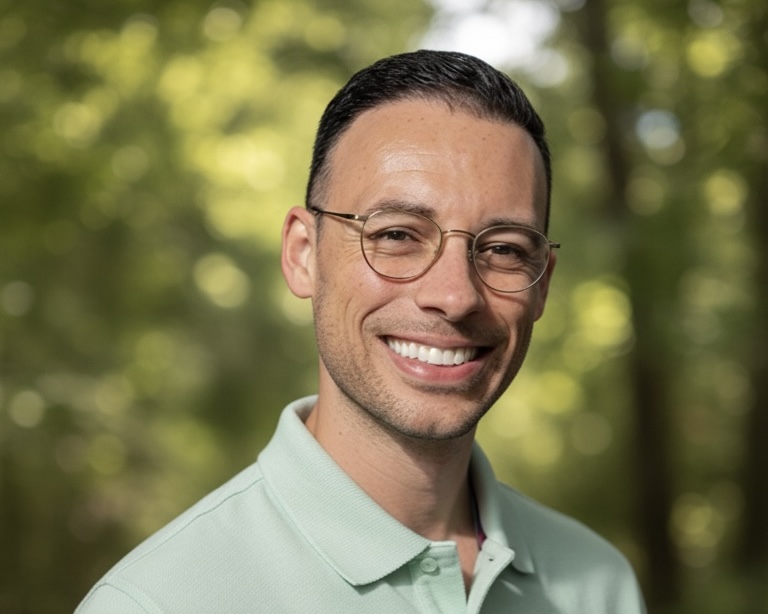 Portretfoto van Yoshi Pinto van Zash.